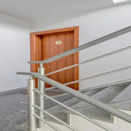 With Shared Pool Guest house Podstrana
