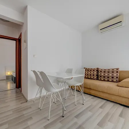 With Shared Pool Podstrana