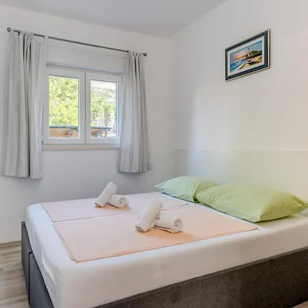 Guest house With Shared Pool