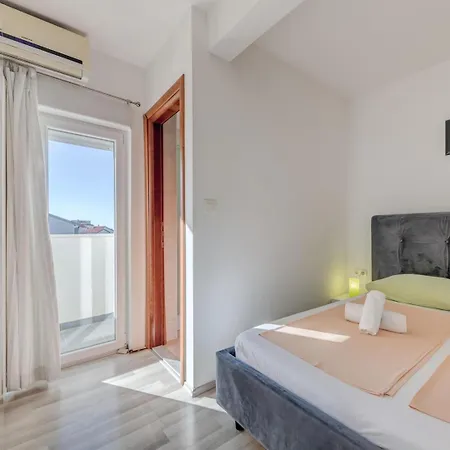 With Shared Pool 4* Podstrana