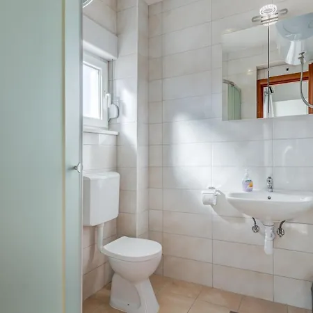 Gasthuis With Shared Pool 4*