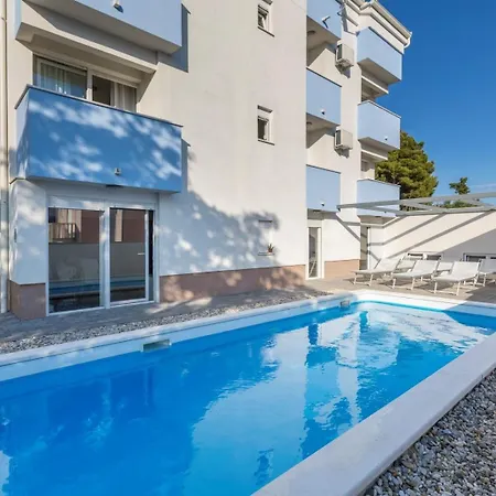 With Shared Pool Podstrana