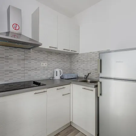 With Shared Pool Gasthuis 4*