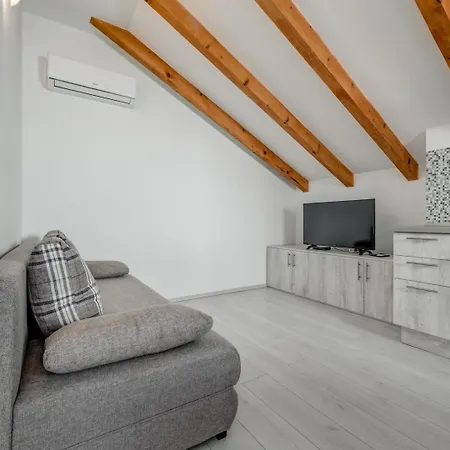 With Shared Pool Gasthuis 4*