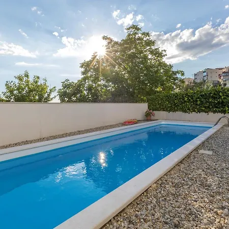 With Shared Pool Podstrana