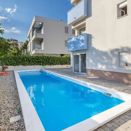 With Shared Pool Podstrana