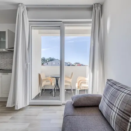 Konukevi With Shared Pool