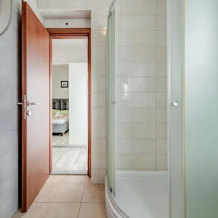 بيت ضيافة With Shared Pool 4*