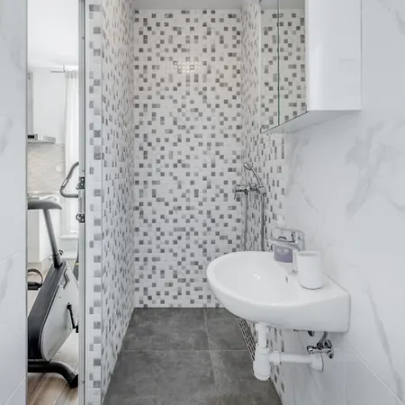 بيت ضيافة With Shared Pool