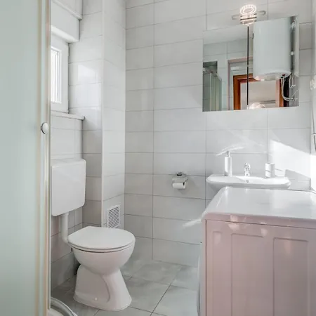 With Shared Pool بيت ضيافة بودْسْتغانا